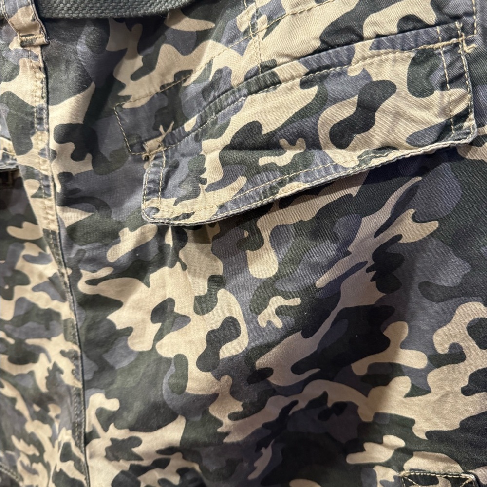 Camouflage Cargo Shorts - Picture 5 of 6